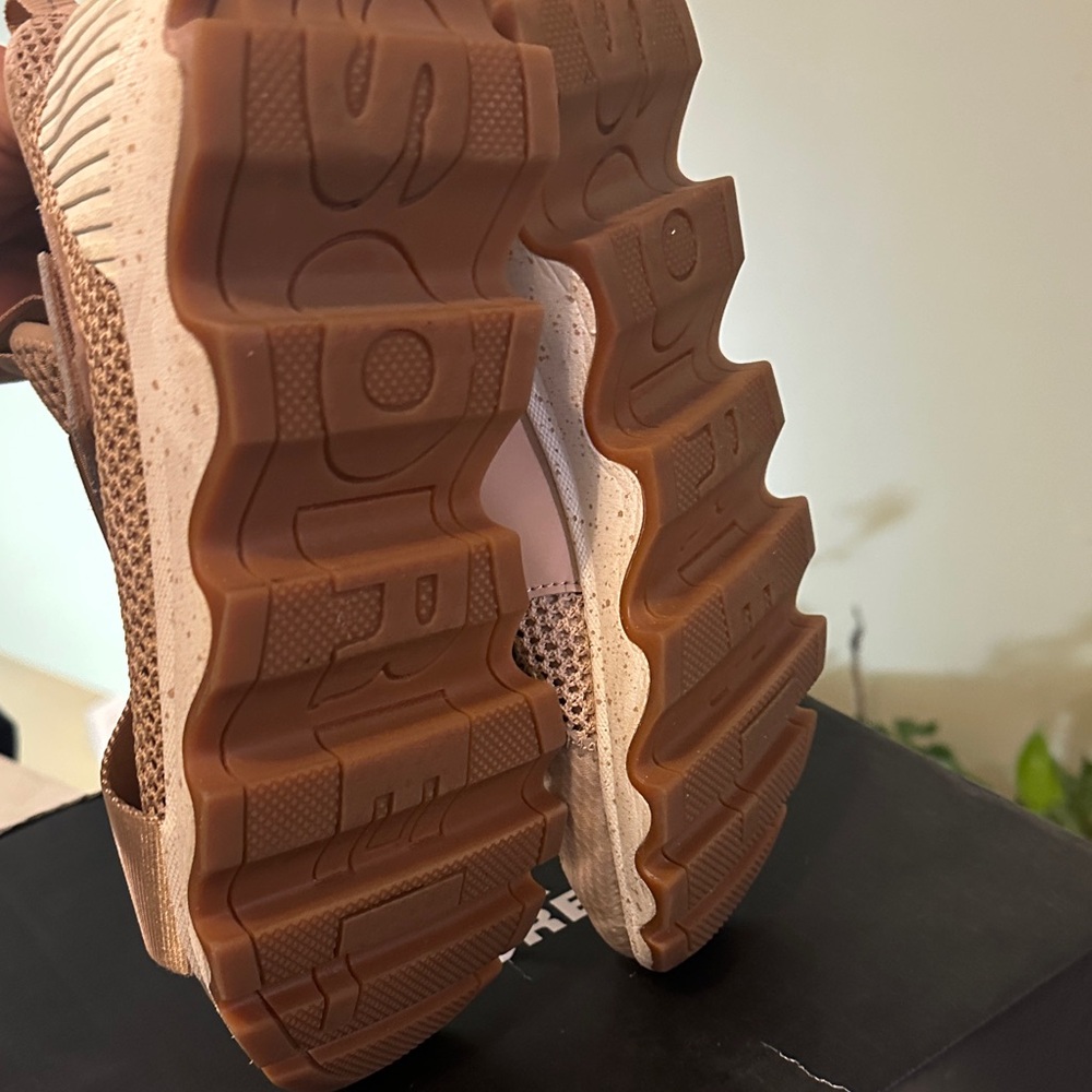 Sorel women’s Sneakers - Tan and Cream - Picture 4 of 8